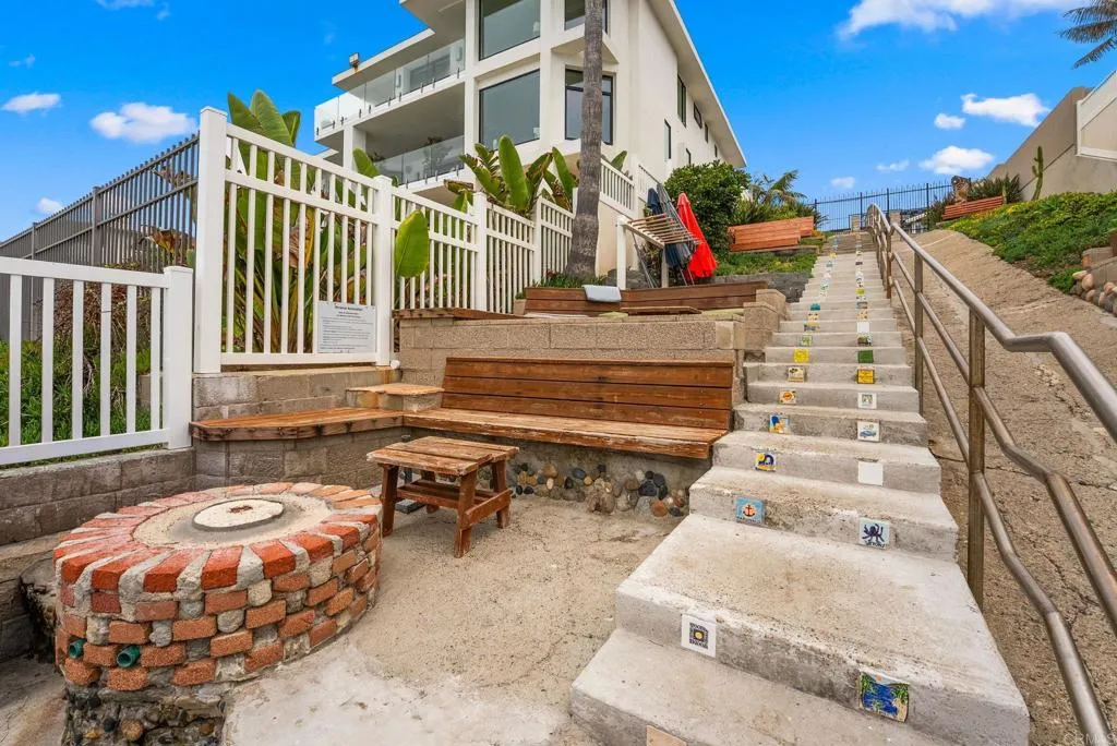 https://cdn.realtyfeed.com/cdn/127/306764331/c7cd9af6466d37aeed10b37ff251e998.webp