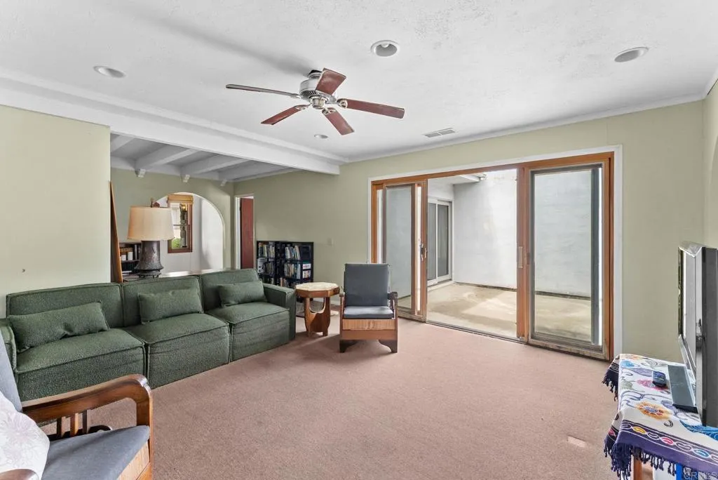 https://cdn.realtyfeed.com/cdn/127/306764331/f964b177e8691ca9f131c740d784b375.webp