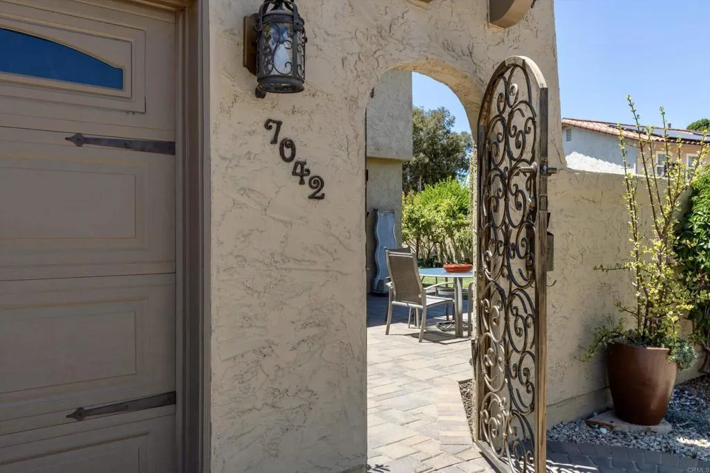 7042 Dennison St, San Diego, CA 92122 - Photo 5 of 61, San Diego, CA