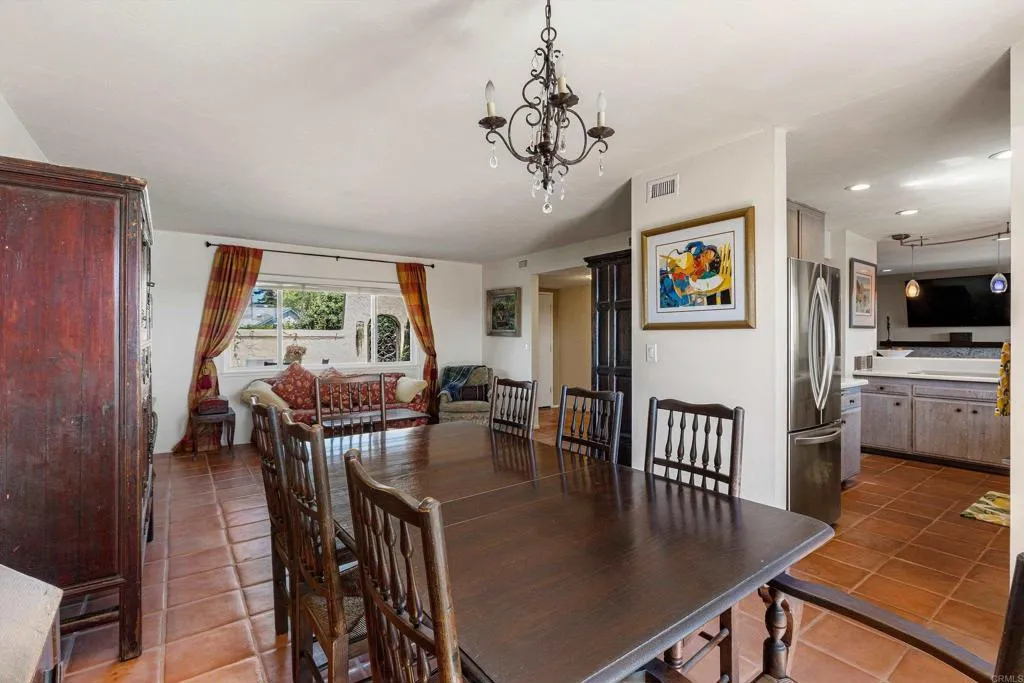 https://cdn.realtyfeed.com/cdn/127/306764423/48b86a30cebad75b18e2e1fc2319145a.webp