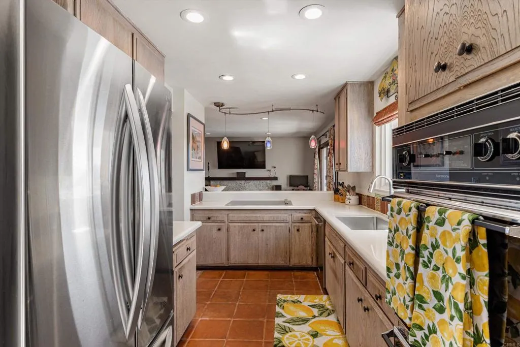 https://cdn.realtyfeed.com/cdn/127/306764423/5ae34465c9e932702bd18752904879ec.webp