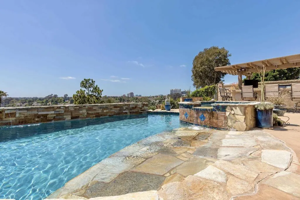 https://cdn.realtyfeed.com/cdn/127/306764423/e8ef7e9b13358b6668b939991a66a57e.webp