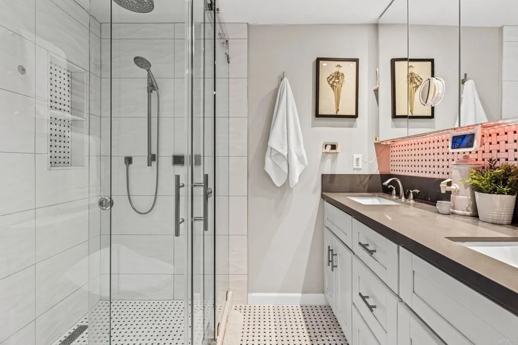 https://cdn.realtyfeed.com/cdn/127/306764430/8a3d8e16b934ff998e56f3cde09c75b1.webp