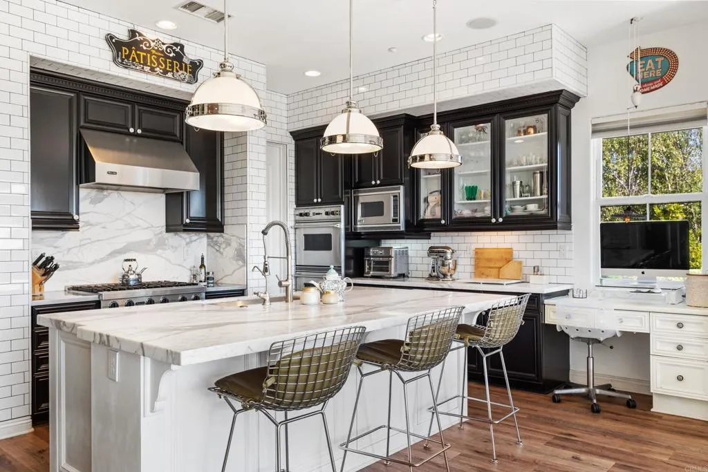 https://cdn.realtyfeed.com/cdn/127/306764434/0e18f81bcd97fcebcfafaab51ba3153a.webp