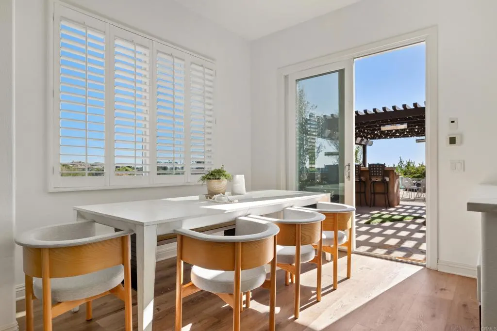 https://cdn.realtyfeed.com/cdn/127/306764434/802aeff8005c832f20c0110192304631.webp