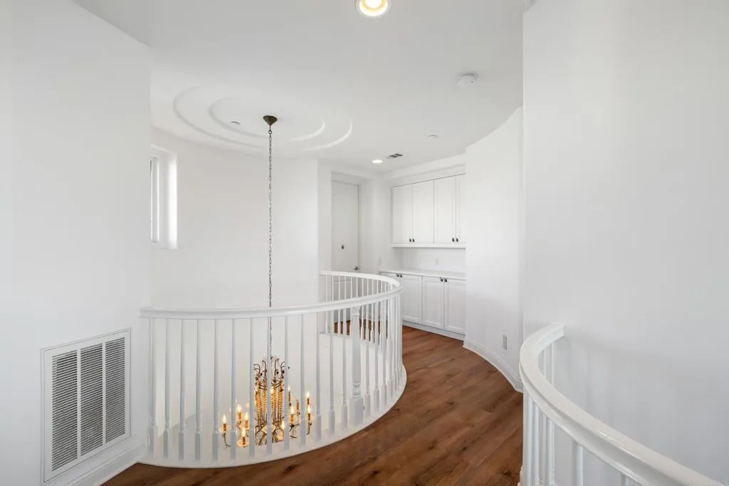 https://cdn.realtyfeed.com/cdn/127/306764434/95aafd20051f86b61e9208e90392ce94.webp