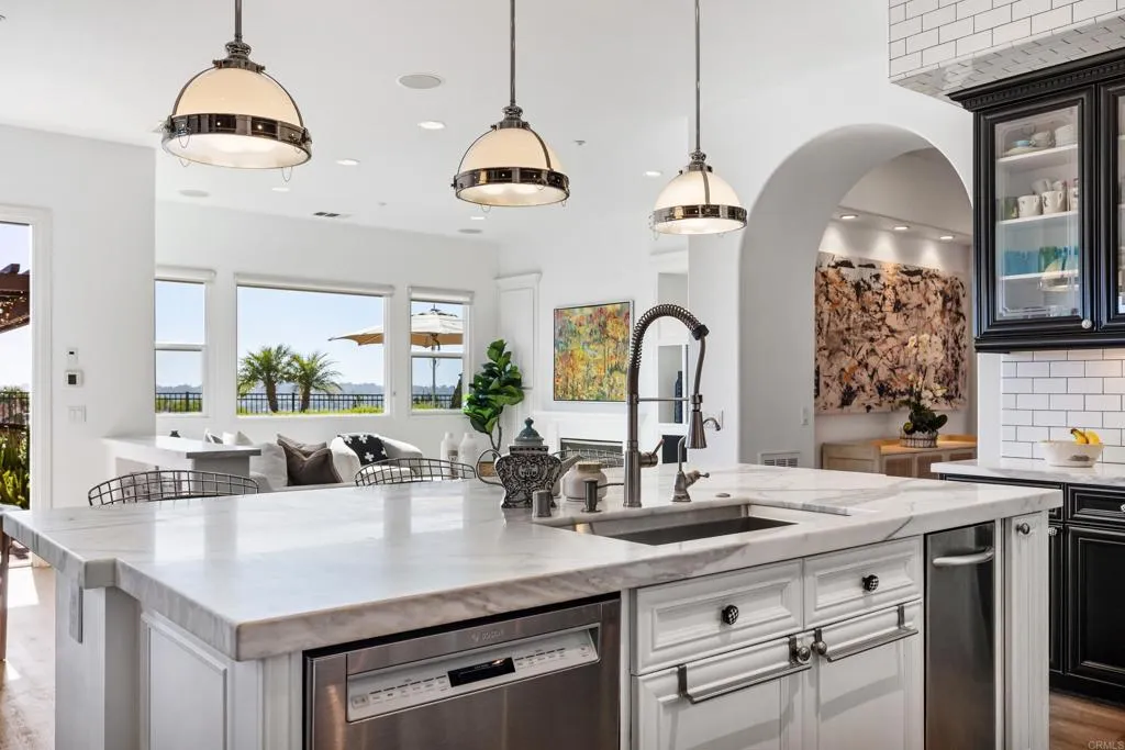 https://cdn.realtyfeed.com/cdn/127/306764434/e8968bab7d72b32679897e53433222c3.webp