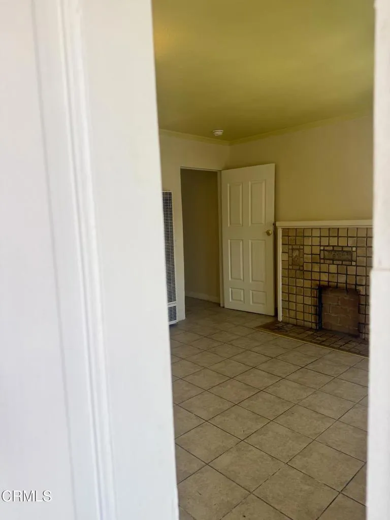 1176 W 38th Street, Los Angeles, CA 90037 - Photo 3 of 14, Los Angeles, CA