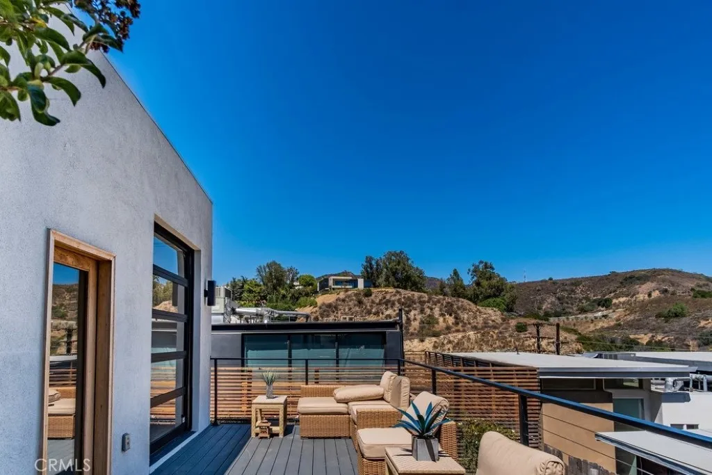6810 Cahuenga Park, Los Angeles, CA 90068 - Main photo, Los Angeles, CA
