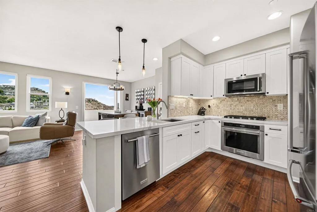 https://cdn.realtyfeed.com/cdn/127/306764502/2b54e733572a210e9446d794419e1316.webp