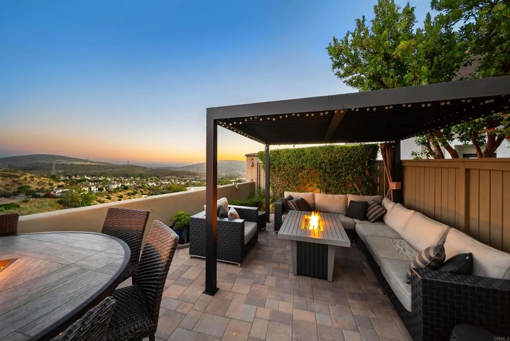 https://cdn.realtyfeed.com/cdn/127/306764502/4304214a387aa2c29b895963ca826c70.webp