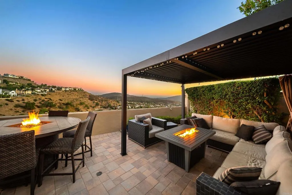 https://cdn.realtyfeed.com/cdn/127/306764502/73200895edcdf821e4efba425f0e758a.webp