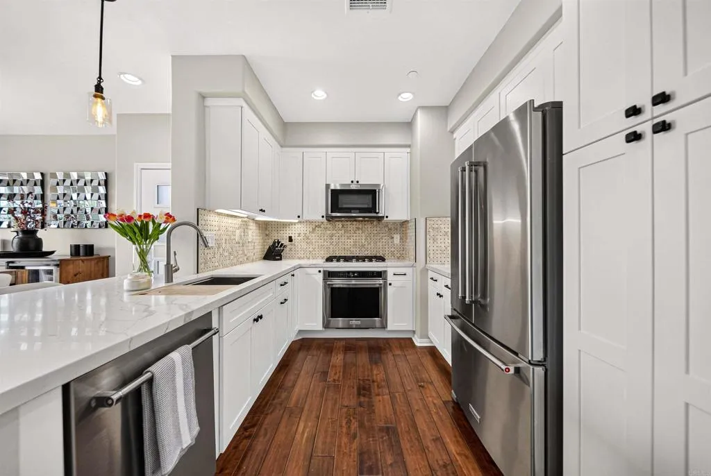 https://cdn.realtyfeed.com/cdn/127/306764502/b6c9f59aae749cb3be2c2441f0d08b28.webp