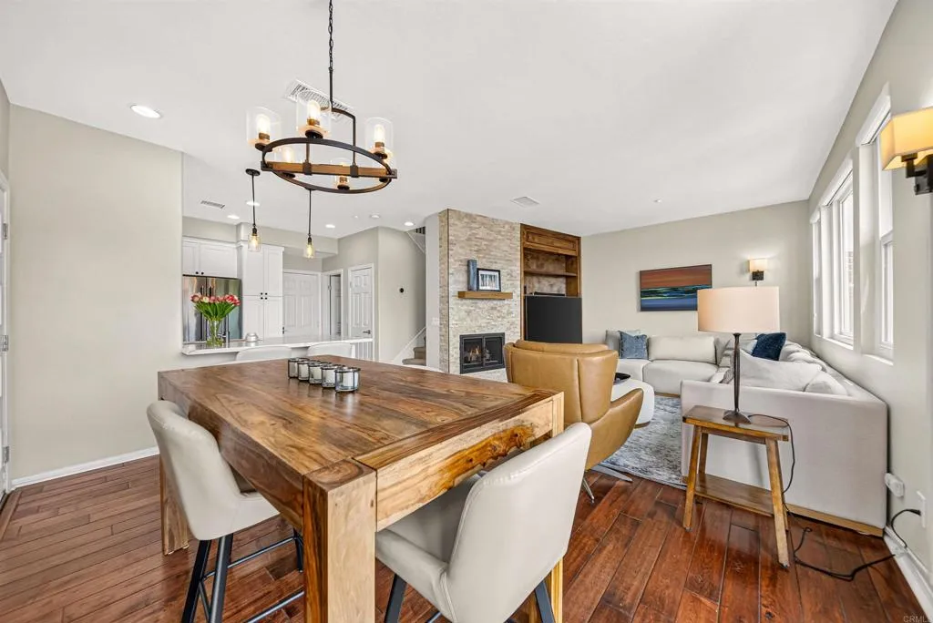 https://cdn.realtyfeed.com/cdn/127/306764502/fb36b181ee3704fee1521f27300f3327.webp