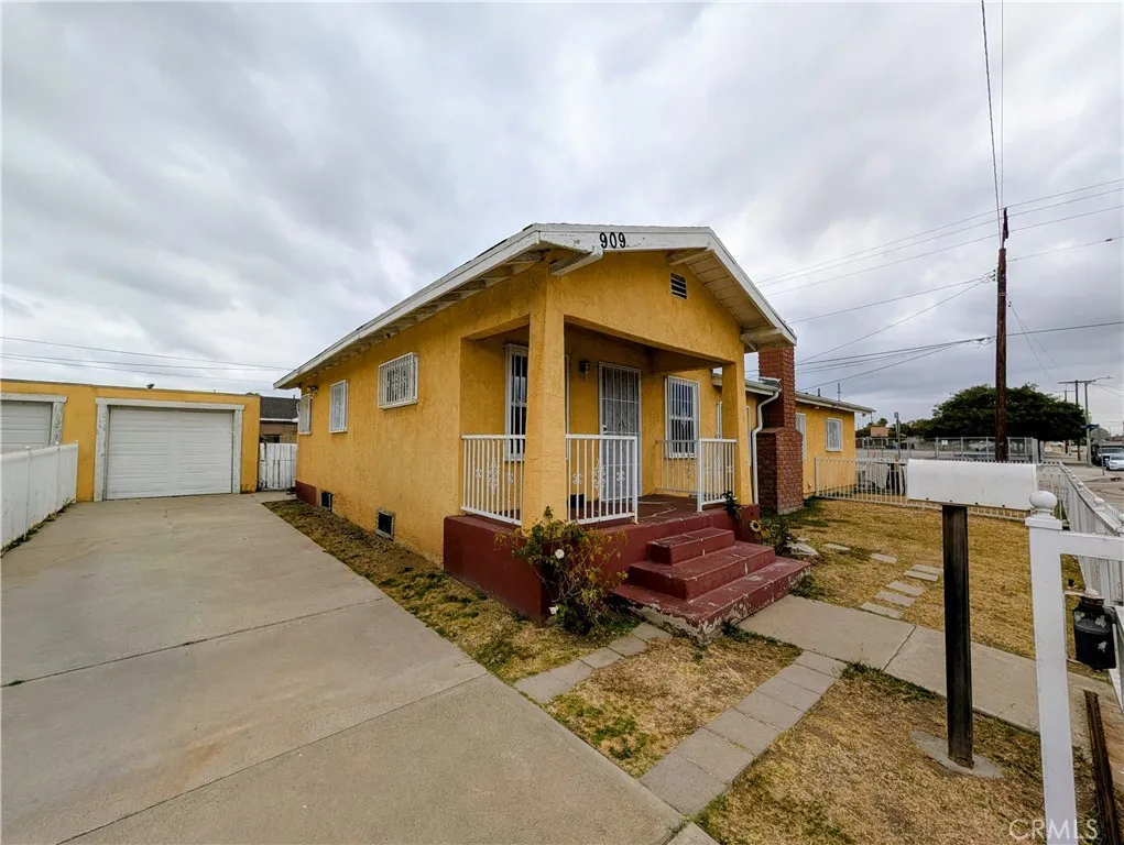 909 W Denni Street, Los Angeles, CA 90744 - Photo 5 of 11, Los Angeles, CA