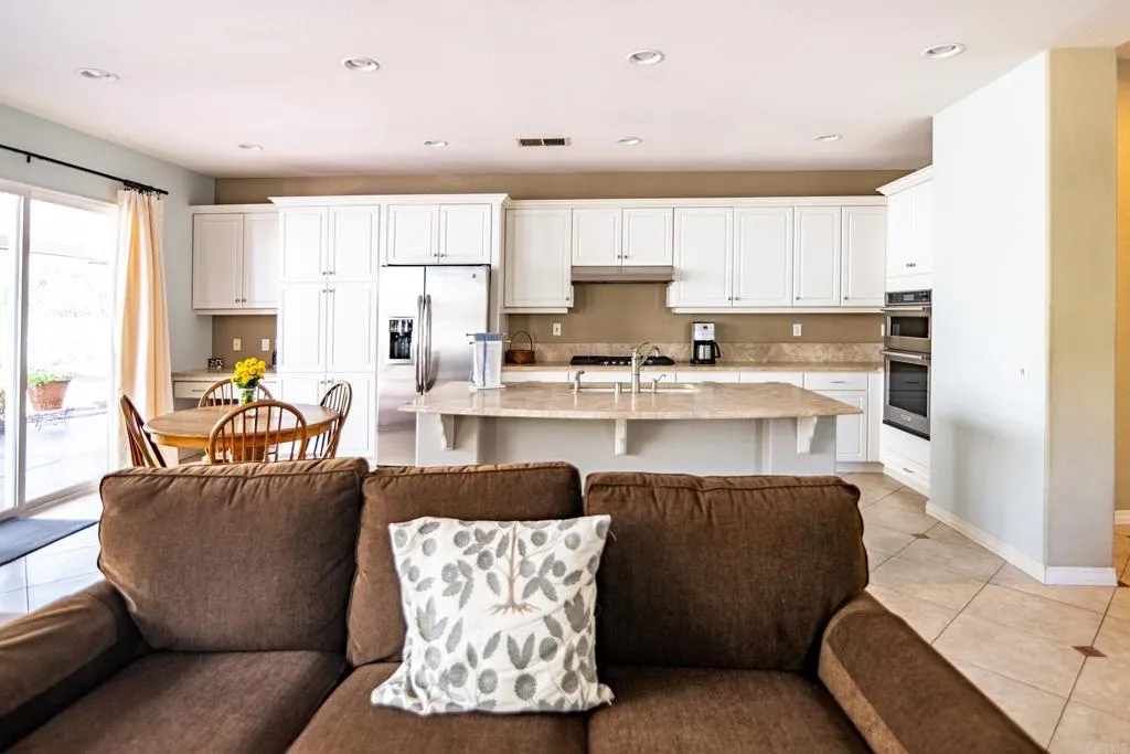 https://cdn.realtyfeed.com/cdn/127/306764573/2ae7b2645e4c0bbc88eb74941d01d10f.webp