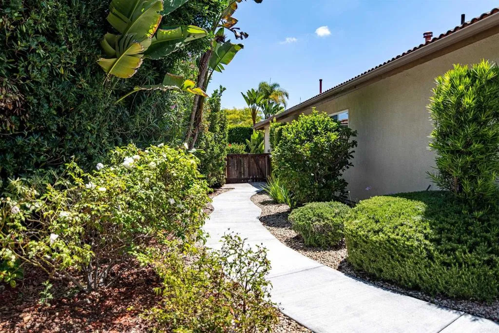 https://cdn.realtyfeed.com/cdn/127/306764573/449ee38485a6aa6e0f97401ddf899526.webp