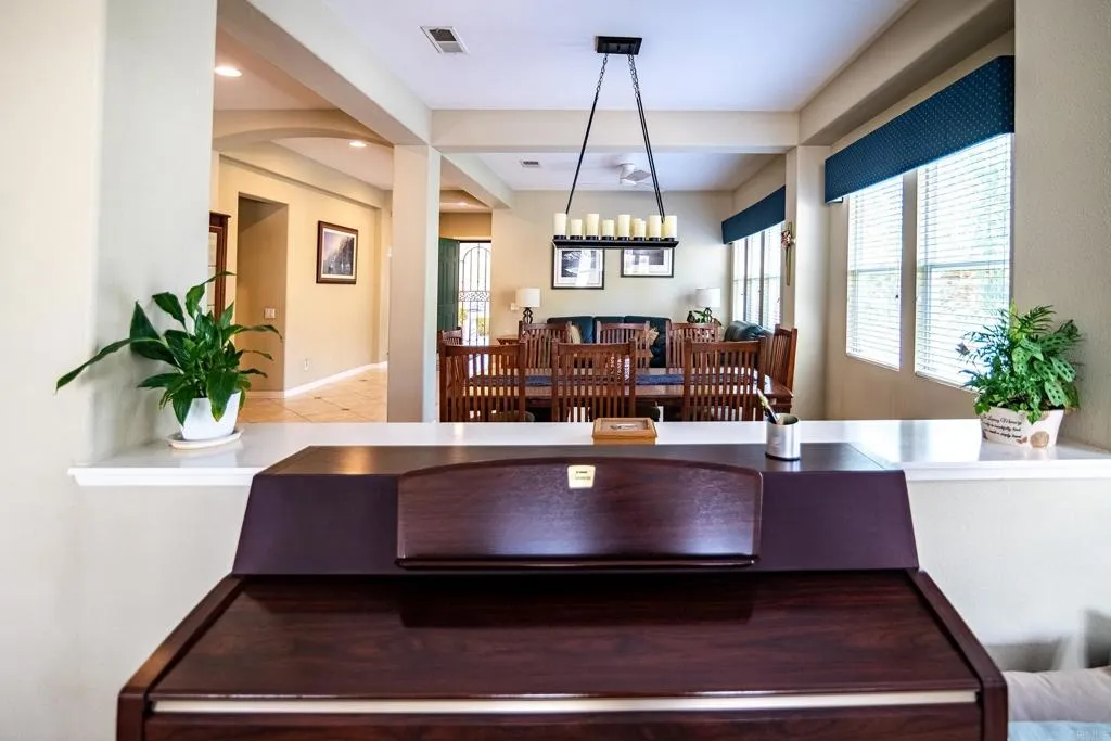 https://cdn.realtyfeed.com/cdn/127/306764573/4ea5c26a56e5443de550de2e4d95df7e.webp