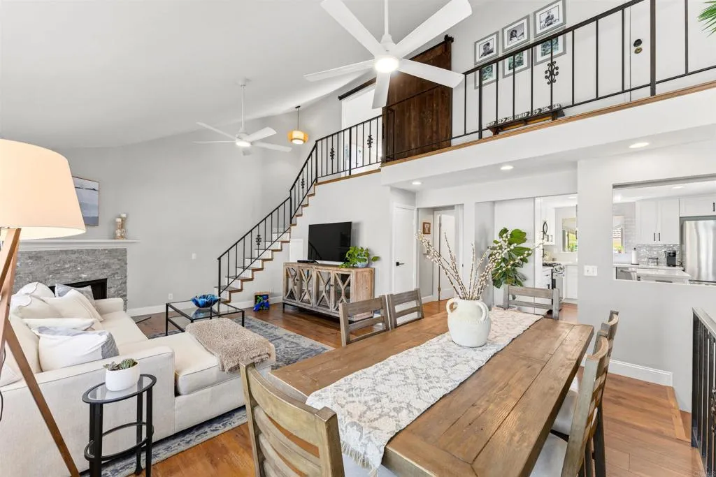 https://cdn.realtyfeed.com/cdn/127/306764594/40ef2e3a0c3f1c3fb25c314de8c5384a.webp