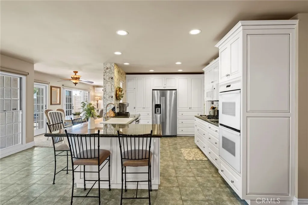https://cdn.realtyfeed.com/cdn/127/306764644/323d4ed1926bf2054ed9b676957e505c.webp