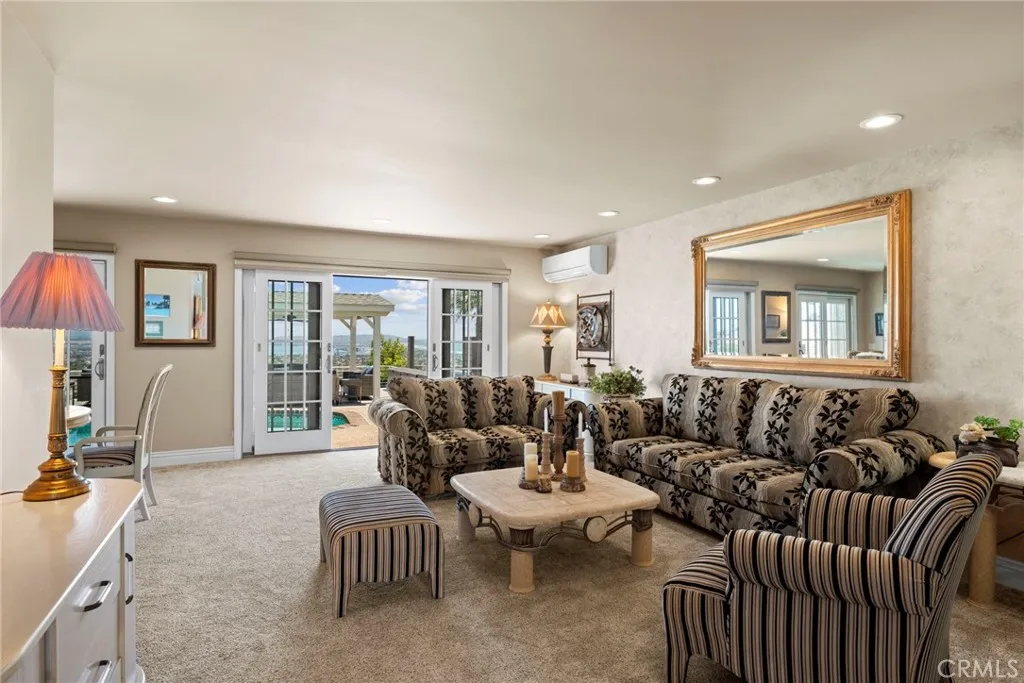https://cdn.realtyfeed.com/cdn/127/306764644/75da05b2793aa72ad333dc057762ebb0.webp