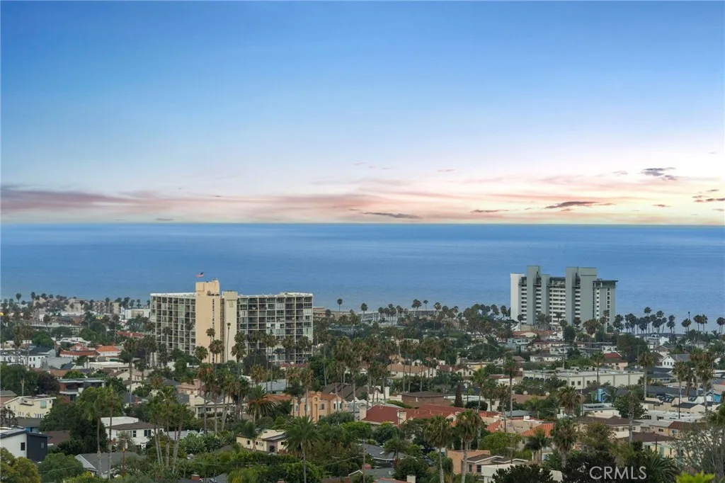 https://cdn.realtyfeed.com/cdn/127/306764644/98c2ae310072cc1980ee870a1e0b9508.webp