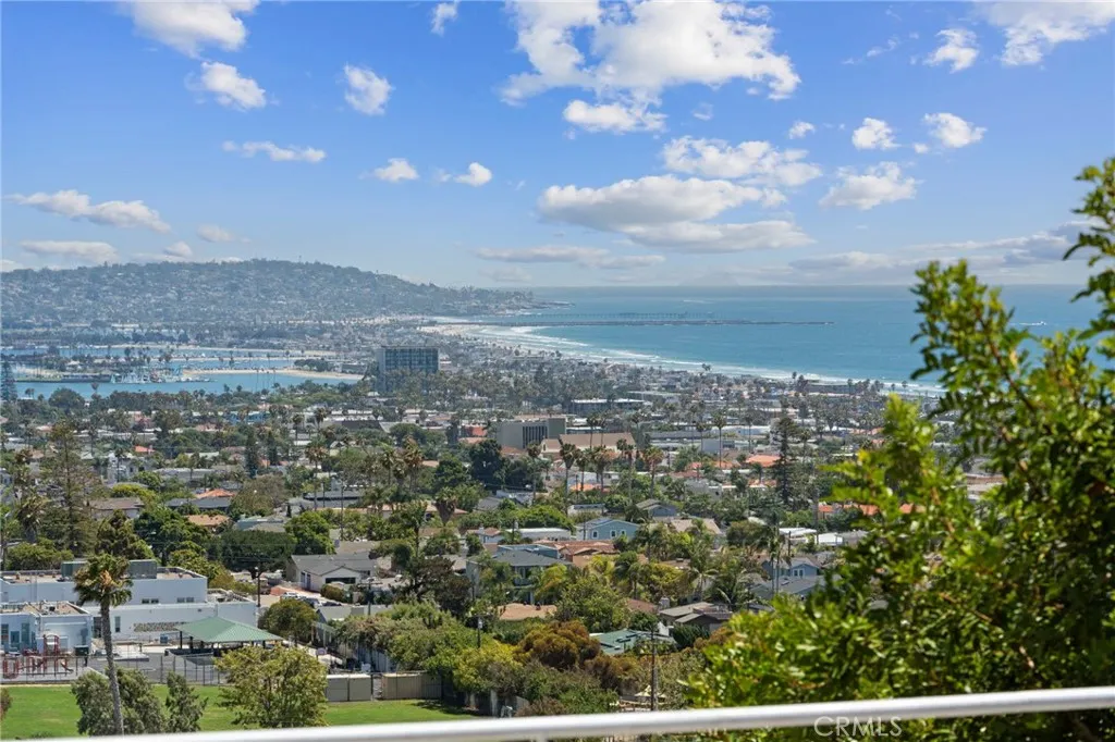 https://cdn.realtyfeed.com/cdn/127/306764644/99cfdb1de605d561dbc12bcc4793f30f.webp