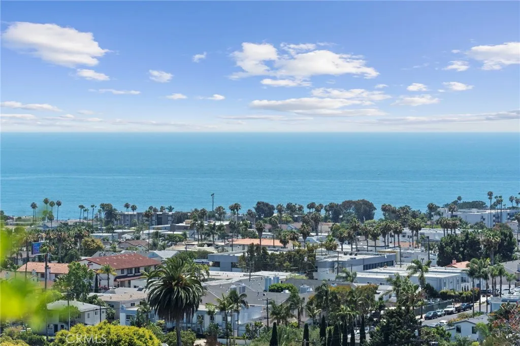 https://cdn.realtyfeed.com/cdn/127/306764644/ee0de198a39a7029404c99812536a029.webp