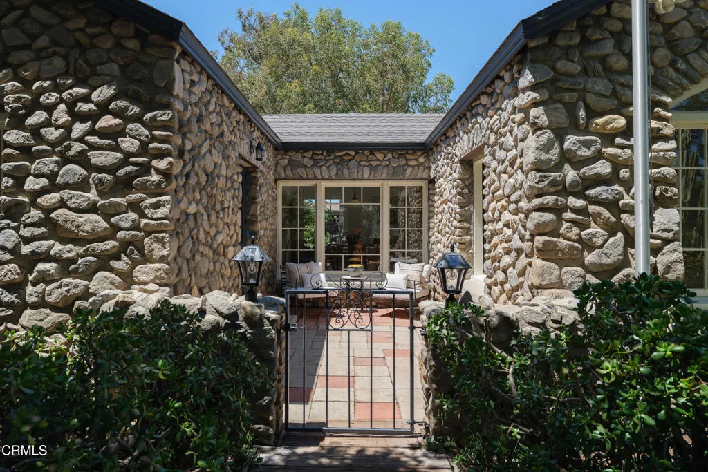 10107 Stonehurst Avenue, Los Angeles, CA 91352 - Photo 5 of 46, Los Angeles, CA