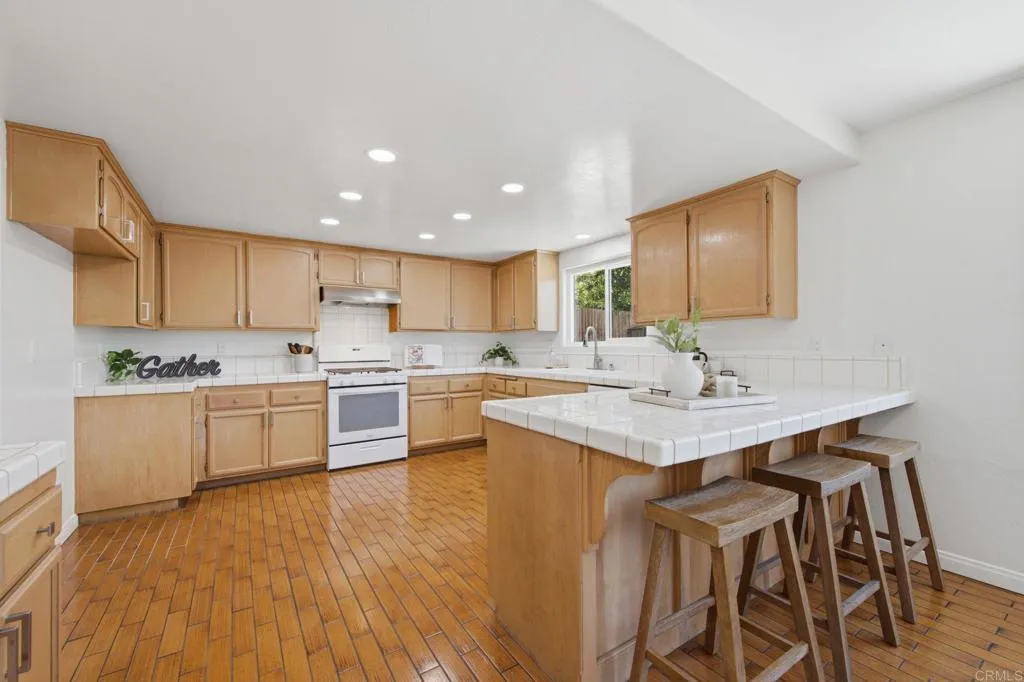 https://cdn.realtyfeed.com/cdn/127/306764707/8635c8f963eee79e870bc43c451bde7f.webp