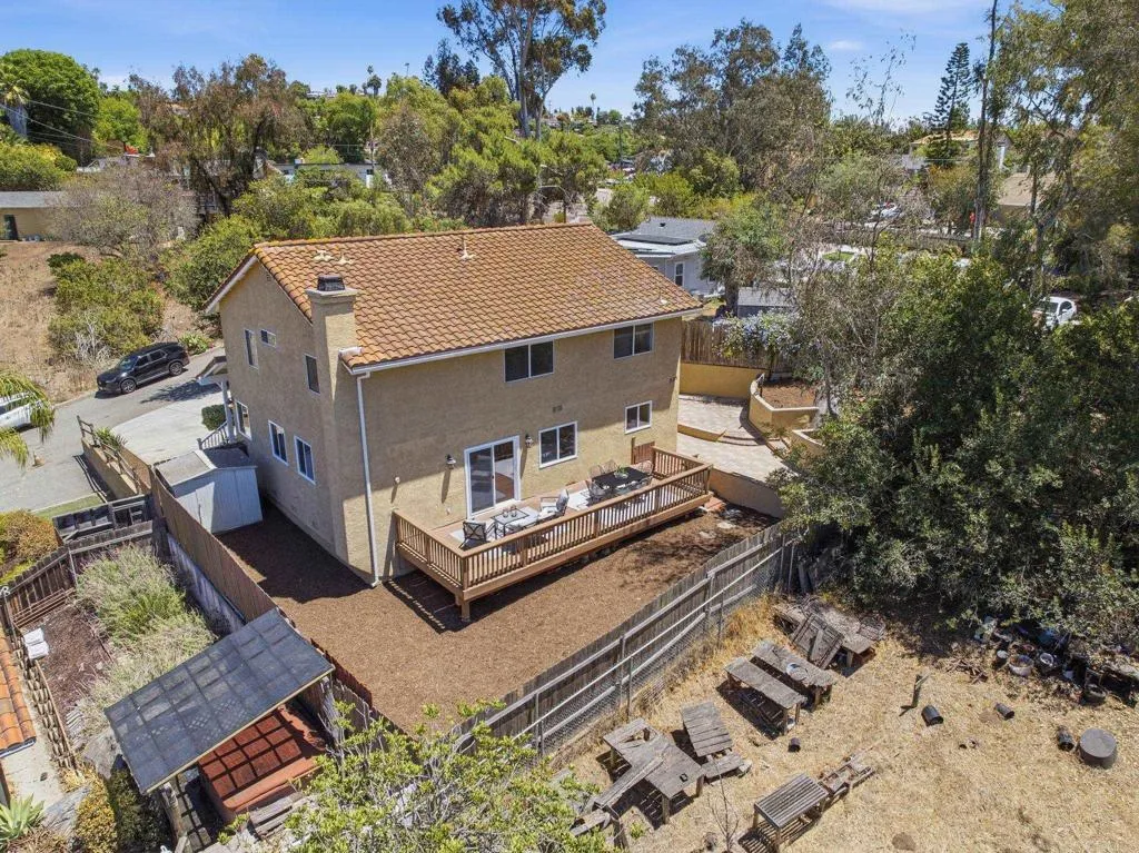 https://cdn.realtyfeed.com/cdn/127/306764707/c0f4c6650788862535829ae16478db9d.webp