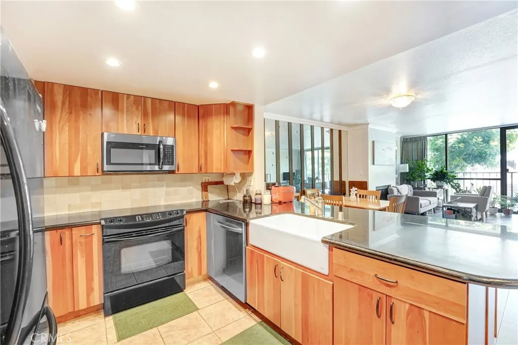 10966 Rochester Avenue Unit 1b, Los Angeles, CA 90024 - Photo 5 of 13, Los Angeles, CA