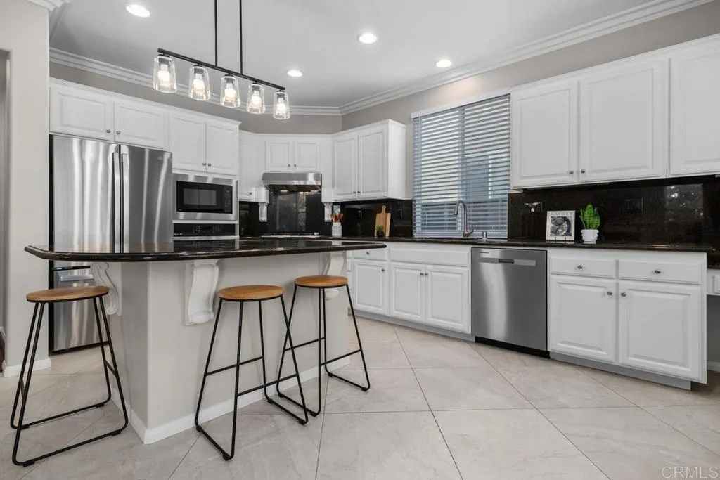 https://cdn.realtyfeed.com/cdn/127/306764731/11a3592af15c4759e70c264b1a708ab9.webp