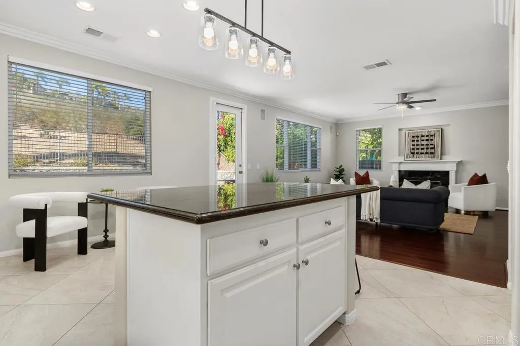 https://cdn.realtyfeed.com/cdn/127/306764731/1ead5f95fdfce080eba5323f04c032c0.webp