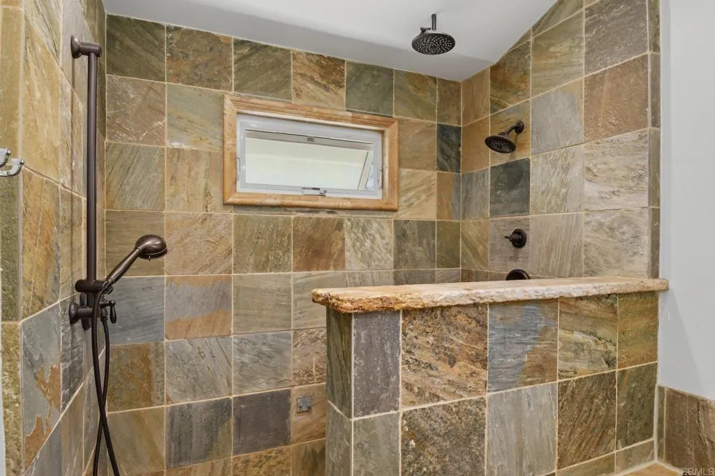 https://cdn.realtyfeed.com/cdn/127/306764746/0094e9cae8bdd166a749bc644679b075.webp