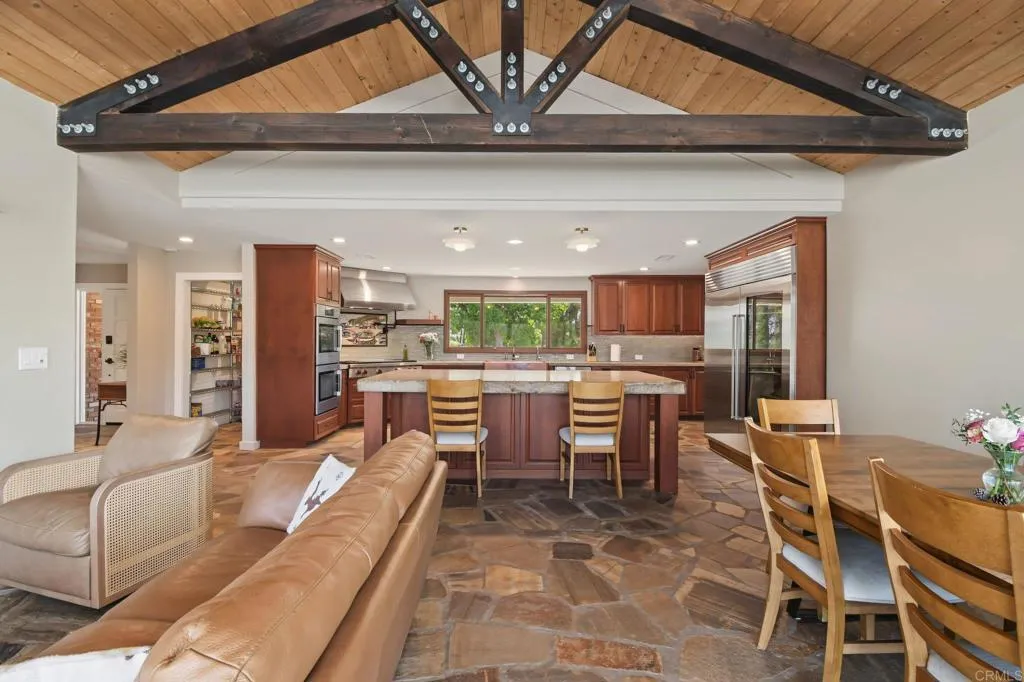 https://cdn.realtyfeed.com/cdn/127/306764746/2dbbf62c93af4922e05f60bbcc8d5d60.webp