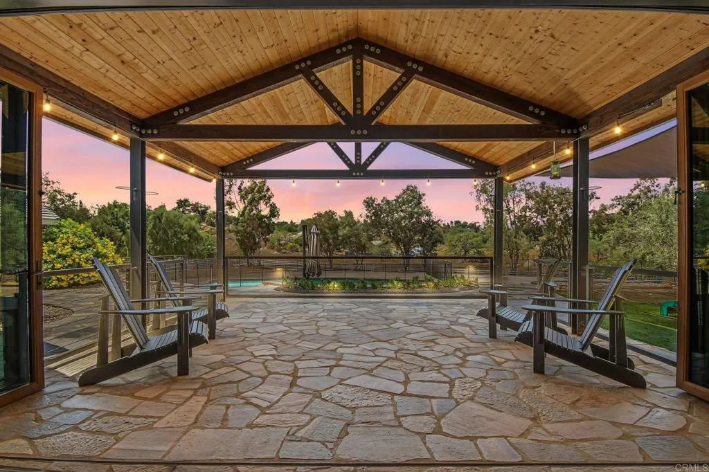 https://cdn.realtyfeed.com/cdn/127/306764746/3b50f1708d25183cfcb386caa269fc77.webp