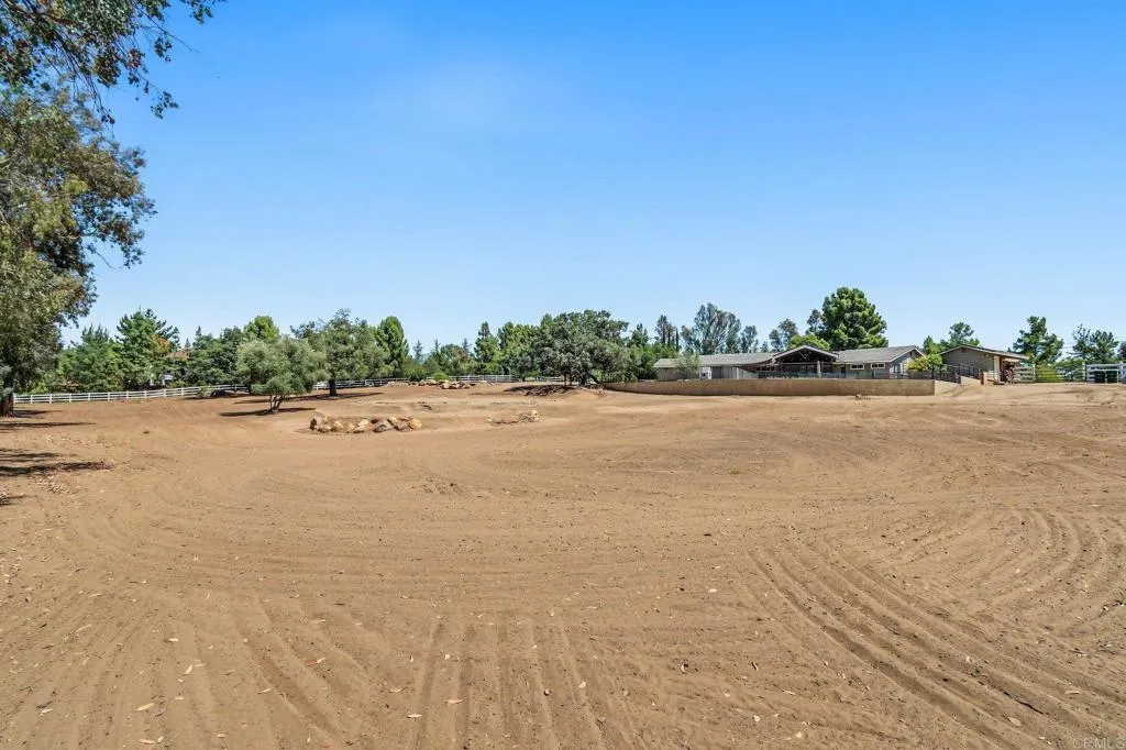 https://cdn.realtyfeed.com/cdn/127/306764746/7f272ecca30e079c0890c02b95502333.webp
