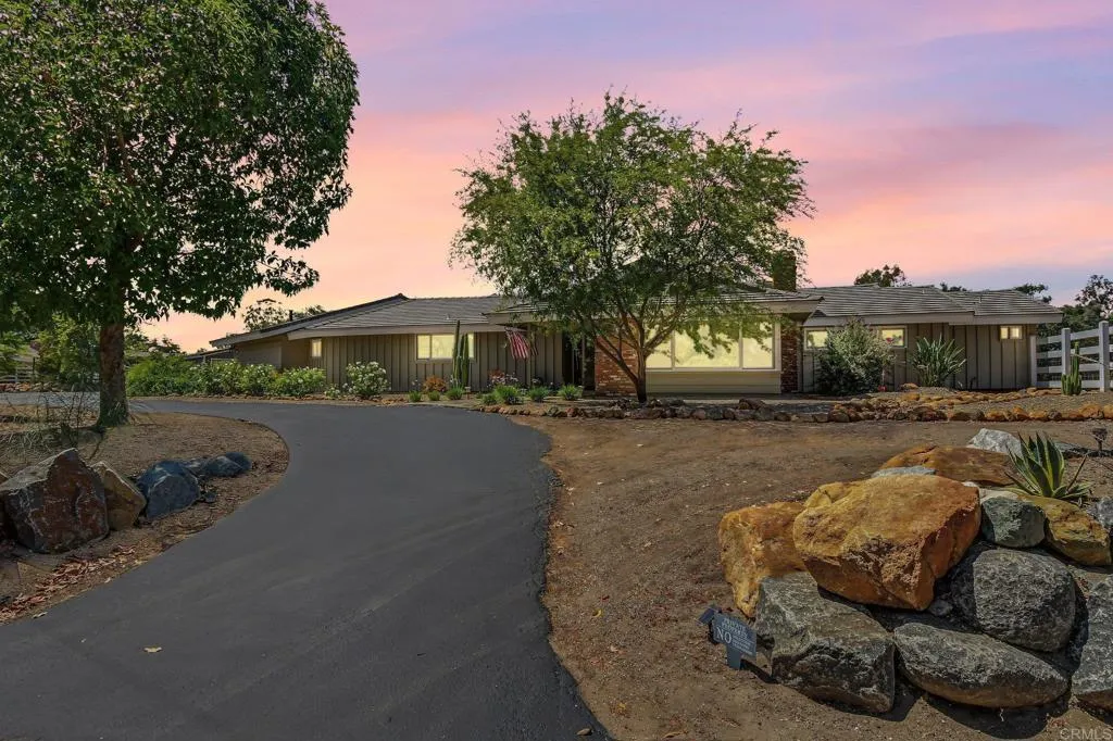 https://cdn.realtyfeed.com/cdn/127/306764746/887eea2bf23002220200aa0ed7629b68.webp