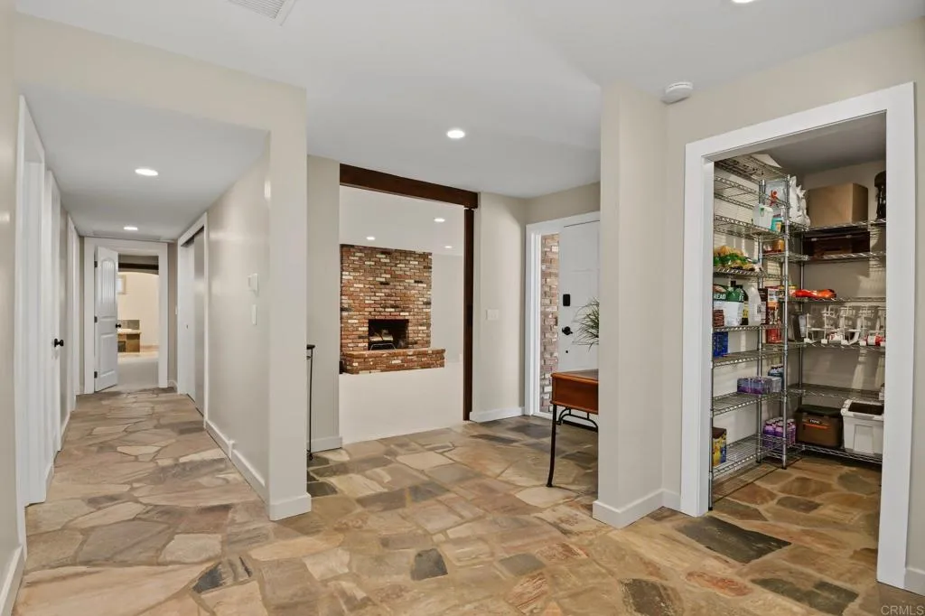 https://cdn.realtyfeed.com/cdn/127/306764746/89d33c8b0066b14629d365d8b434af4a.webp