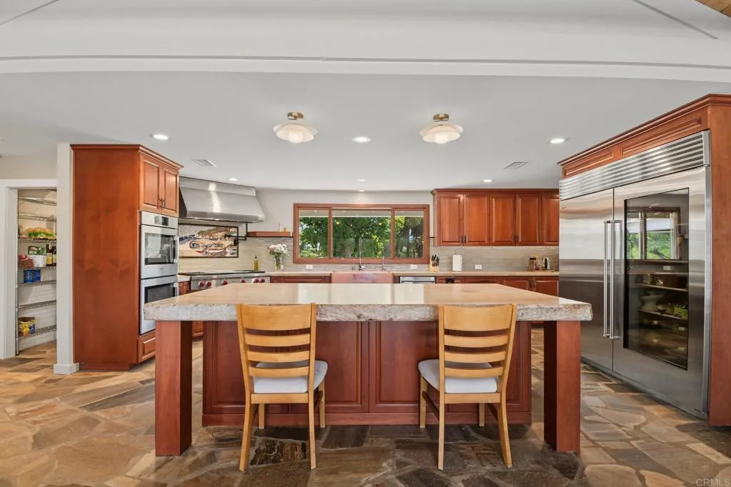 https://cdn.realtyfeed.com/cdn/127/306764746/98252c126f770529a49ab2be9b488893.webp