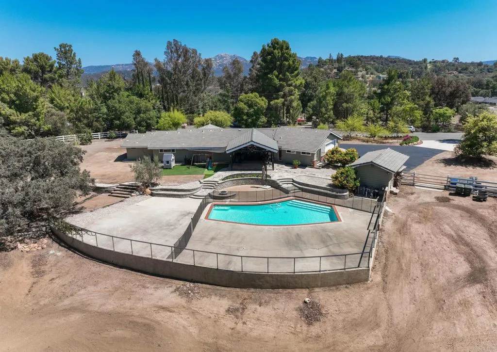 https://cdn.realtyfeed.com/cdn/127/306764746/d22045ce0337a0591a9ba73c962aeb6a.webp