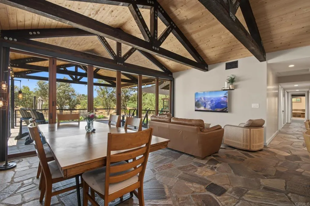 https://cdn.realtyfeed.com/cdn/127/306764746/d939d9e98d46ff6af670f745f6d2201d.webp