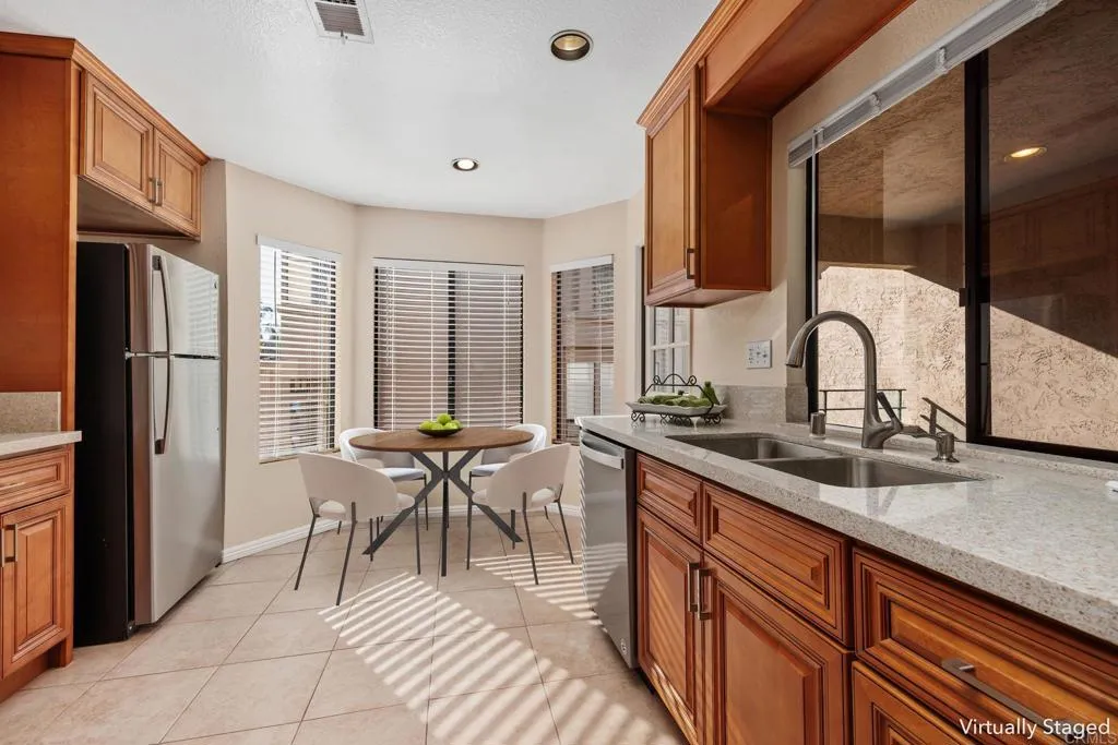 https://cdn.realtyfeed.com/cdn/127/306764768/01d744d7576390d5b9fdca735aabc019.webp