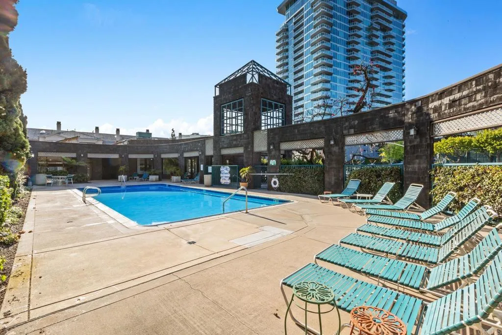 https://cdn.realtyfeed.com/cdn/127/306764768/20558d4a4544ab753fe81669492cd0d9.webp