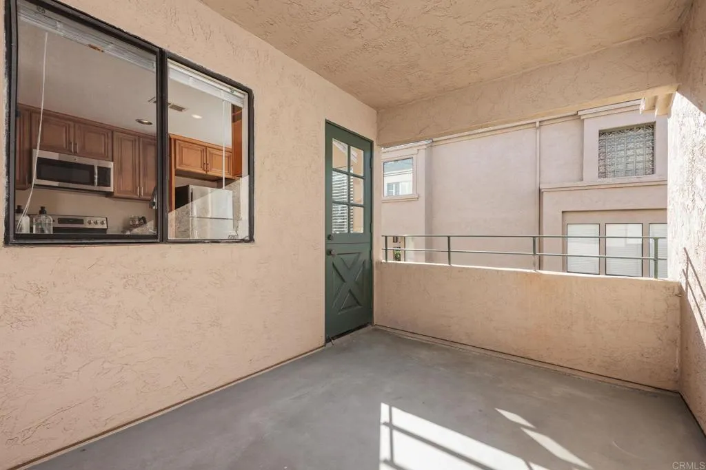 https://cdn.realtyfeed.com/cdn/127/306764768/715c8ad2db89bcab9129fe8debca1ec5.webp