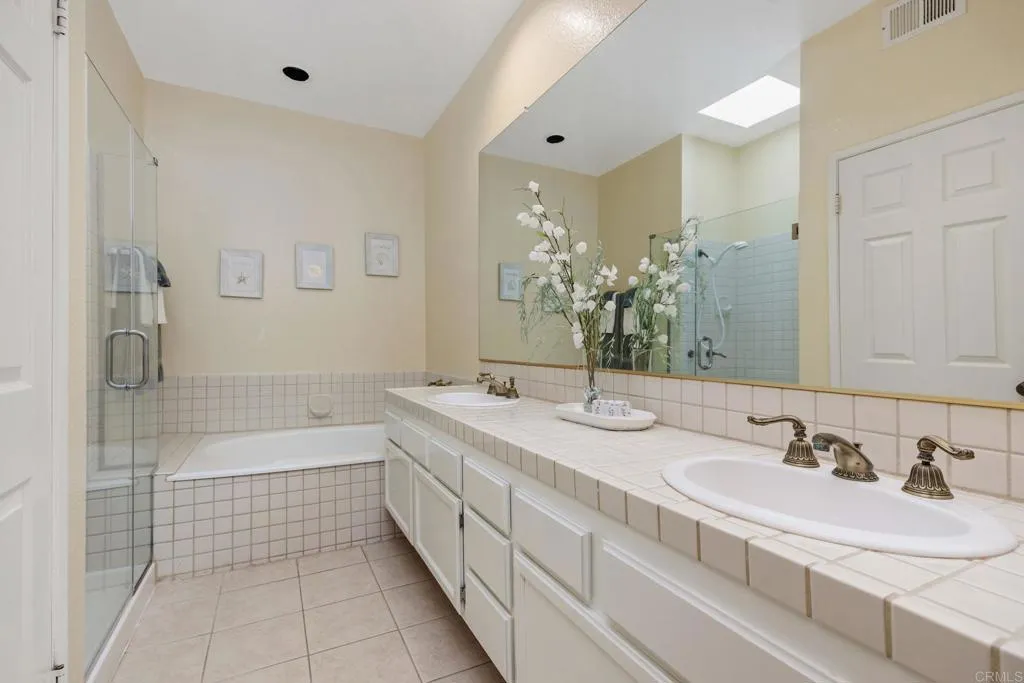 https://cdn.realtyfeed.com/cdn/127/306764768/a5f2abca086745ff426d5f6bf0a24191.webp