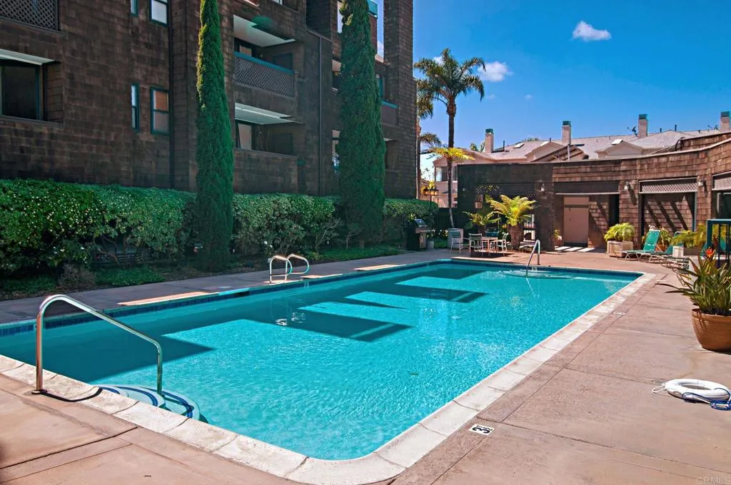 https://cdn.realtyfeed.com/cdn/127/306764768/b5e033681c7b264cf3b87d1e4ecd718a.webp