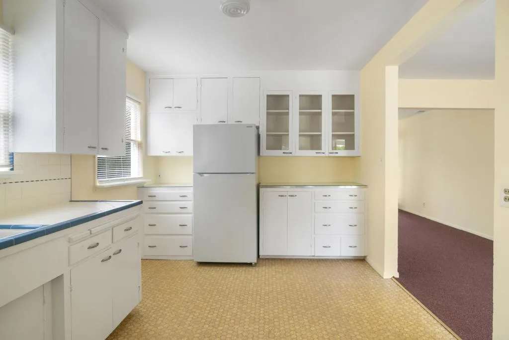 https://cdn.realtyfeed.com/cdn/127/306764786/09436a26e5a0d7f423a413aa84653fe3.webp