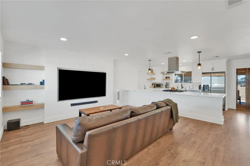 15075 Flathead Road, Apple Valley, CA 92307 - Photo 3 of 42, Apple Valley, CA